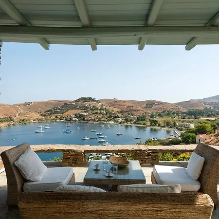 Bayhouse Holiday home *